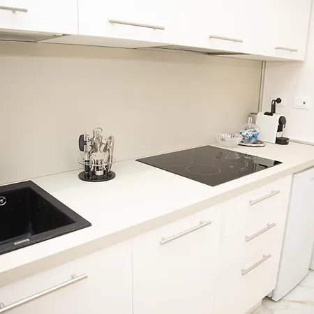 ベッド・アンド・ブレックファスト Roxy Luxury House 4*