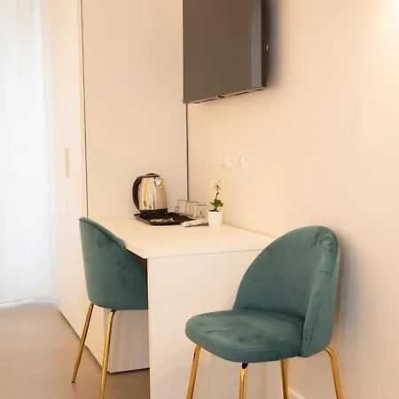 ベッド・アンド・ブレックファスト Roxy Luxury House 4*