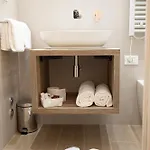Roxy Luxury House 4*