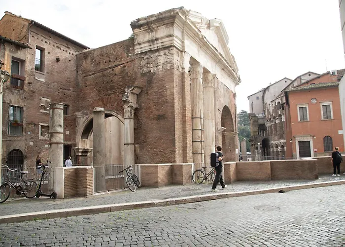 לינה וארוחת בוקר Roxy Luxury House 4*