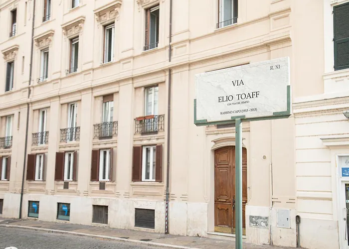 Roxy Luxury House לינה וארוחת בוקר 4*