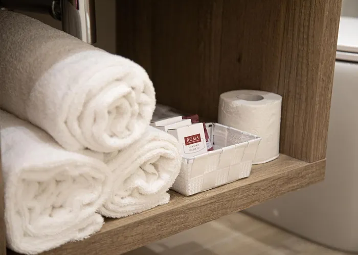 Roxy Luxury House לינה וארוחת בוקר 4*