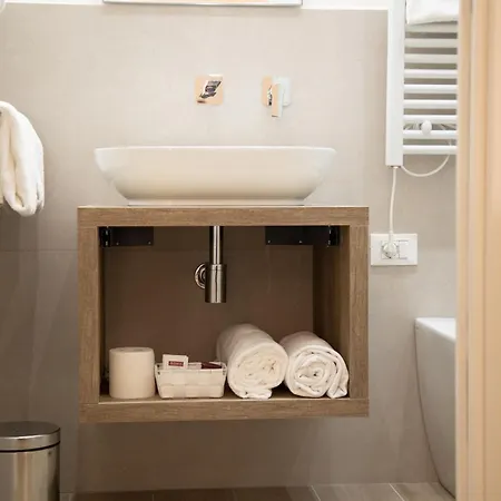 Roxy Luxury House Rom