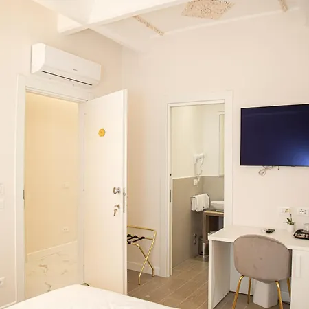 Bed & Breakfast Roxy Luxury House Rom