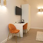 Roxy Luxury House Alojamento de Acomodação e Pequeno-almoço 4*