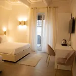 Alojamento de Acomodação e Pequeno-almoço Roxy Luxury House 4*