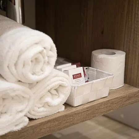 Roxy Luxury House Bed & Breakfast 4*